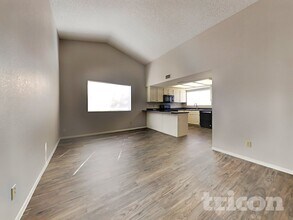 8427 W Orchid Ln in Peoria, AZ - Building Photo - Building Photo