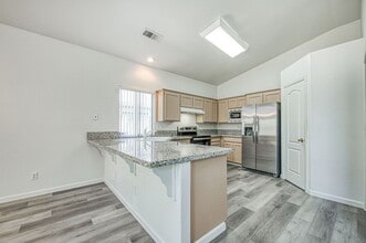 1708 E Chelsea Dr in Fresno, CA - Building Photo - Building Photo