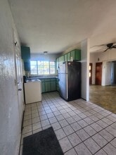 1315 Hillcrest Dr in Daytona Beach, FL - Building Photo - Building Photo