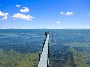 5203 S Indian River Dr in Fort Pierce, FL - Building Photo - Building Photo