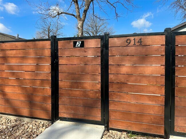 914 E 39th St in Austin, TX - Building Photo - Building Photo
