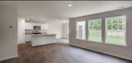 246 Palm Dr in Sanford, NC - Building Photo - Building Photo