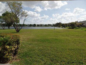 3421 NW 44th St in Lauderdale Lakes, FL - Building Photo - Building Photo