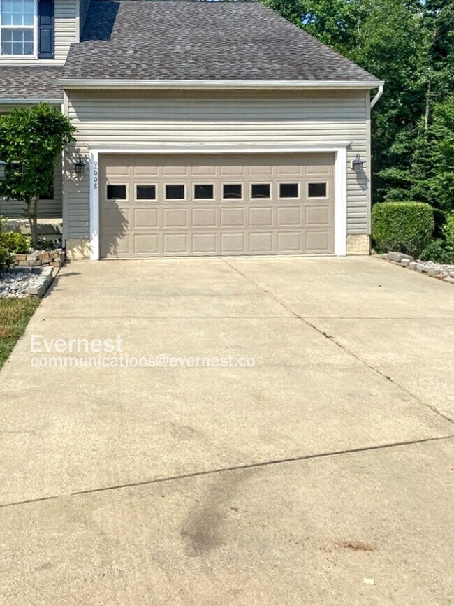 1008 Black Oak Ct in Fredericksburg, VA - Building Photo - Building Photo
