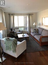 32 Greenland Rd in Toronto, ON - Building Photo - Building Photo