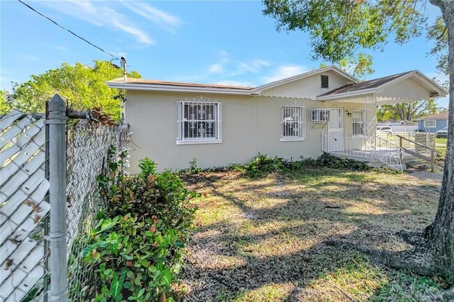 property at 2701 N Fremont Ave