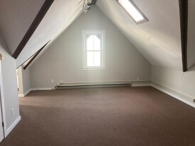 93 Greenwood Ave, Unit Third Floor in Bethel, CT - Building Photo