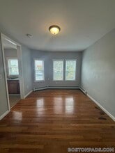 4 Kingsley Terrace in Lynn, MA - Building Photo - Building Photo