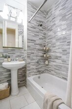 53 Leroy St, Unit 2A in New York, NY - Building Photo - Building Photo