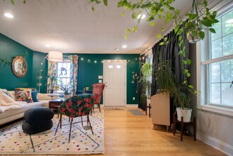 40 Brattle St in Arlington, MA - Foto de edificio - Building Photo