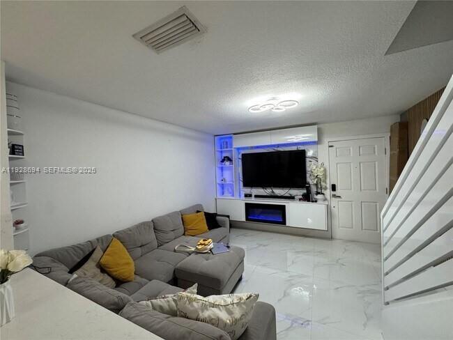 13308 SW 60th Terrace in Miami, FL - Building Photo