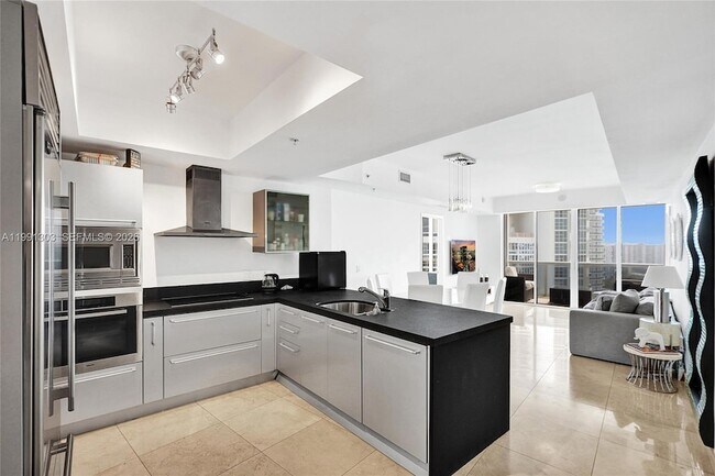 18201 Collins Ave, Unit 2007 in Sunny Isles Beach, FL - Building Photo - Building Photo