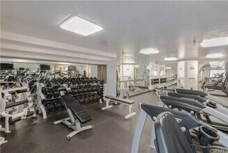 121 S Hope St in Los Angeles, CA - Building Photo - Building Photo