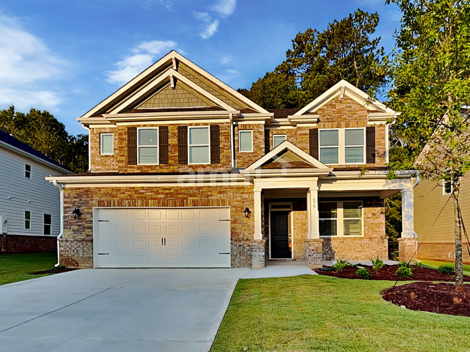 679 Carnaby Ln in Dacula, GA - Foto de edificio