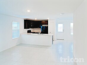 707 Odlozil Ln in Ennis, TX - Foto de edificio - Building Photo