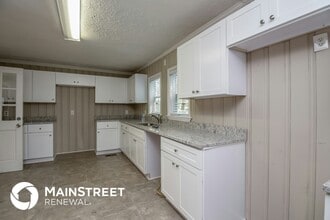 6394 Waikiki Way in Forest Park, GA - Building Photo - Building Photo