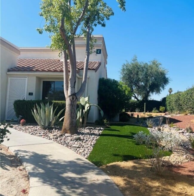 74800 Sheryl Ave in Palm Desert, CA - Building Photo - Building Photo