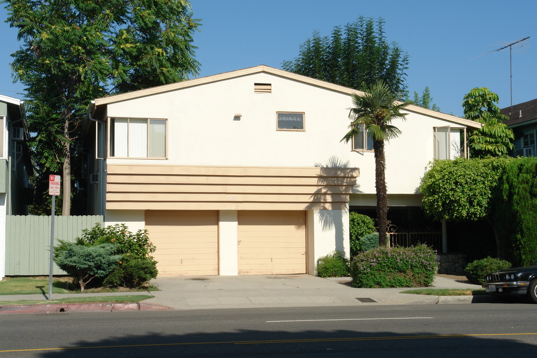 4535 Hazeltine Ave in Sherman Oaks, CA - Building Photo