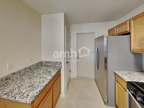 786 W Cholla Crest Dr in Green Valley, AZ - Foto de edificio - Building Photo