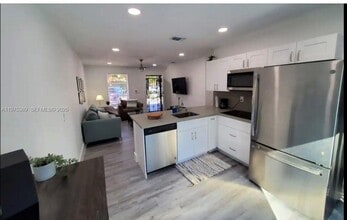 2532 NW 175th Terrace in Miami Gardens, FL - Building Photo - Building Photo