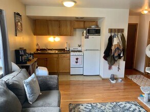 1466 N. Farwell Avenue in Milwaukee, WI - Foto de edificio - Interior Photo