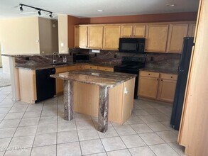 22255 Bishop Dr in Maricopa, AZ - Building Photo - Building Photo