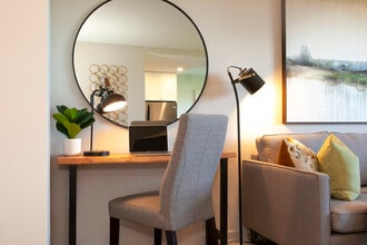 Harbourview Apartments in Oakville, ON - Building Photo - Building Photo