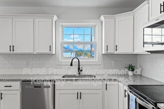 332 Winding Branch Dr in Berea, KY - Building Photo - Building Photo