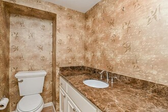 294 Sugar Berry Cir in Houston, TX - Building Photo - Building Photo