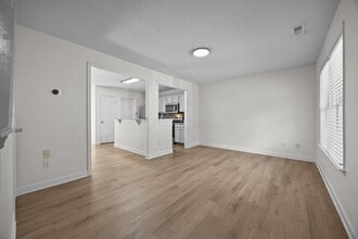 107 Laura Ln in Lillington, NC - Foto de edificio - Building Photo