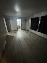 1959-1961 Maple Dale Rd in West Bend, WI - Foto de edificio - Building Photo