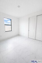 2416-2418 Xelda Ave N in Lehigh Acres, FL - Foto de edificio - Building Photo