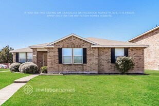 2807 Amber Waves Ln in Lancaster, TX - Building Photo