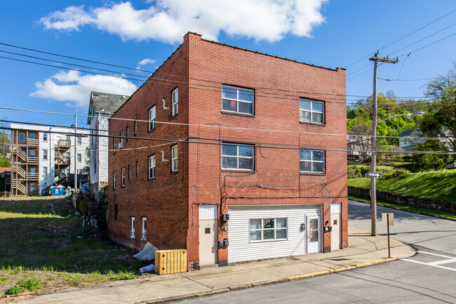 142-144 W 9th Ave in Homestead, PA - Building Photo - Building Photo