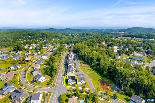 3007 Sun Valley Dr, Unit The Executive Suite in Charlottesville, VA - Foto de edificio - Building Photo