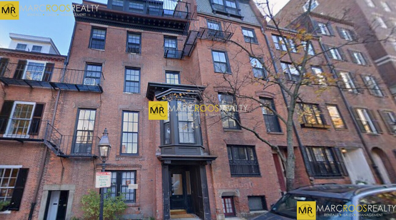 10 Joy St, Unit 8 in Boston, MA - Building Photo
