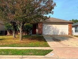 172 Spruce Dr in Kyle, TX - Building Photo