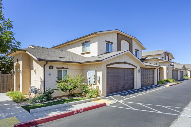 The Fountains at Alluvial in Clovis, CA - Foto de edificio - Building Photo