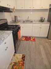 22 Sunset Ave, Unit 1 in Bayonne, NJ - Building Photo - Building Photo