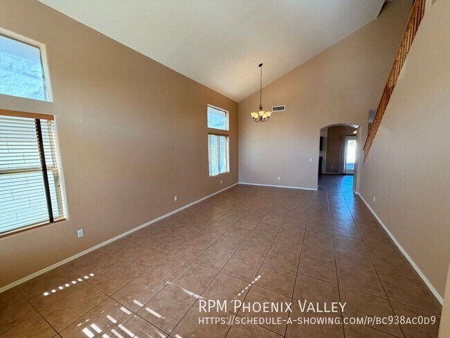 17130 W Lundberg St in Surprise, AZ - Foto de edificio - Building Photo