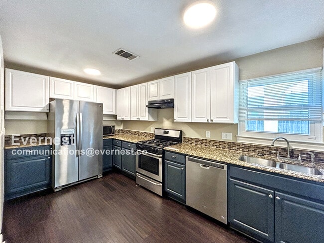 2701 Deeringhill Dr in Austin, TX - Foto de edificio - Building Photo