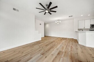 932 S Country Glen Way in Anaheim, CA - Building Photo - Building Photo