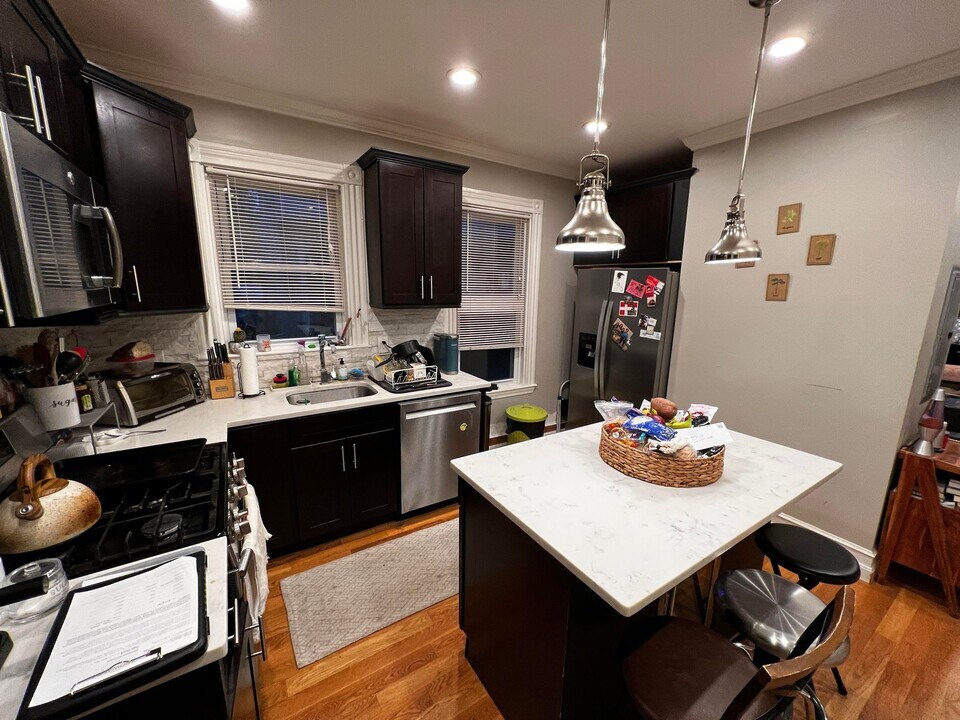 12 Dorset St in Boston, MA - Building Photo