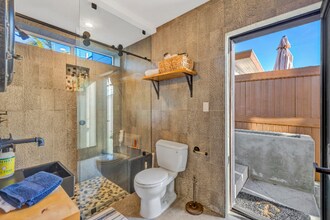 1686 Neptune Ave in Encinitas, CA - Building Photo - Building Photo