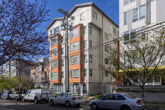Home 88 in Seattle, WA - Foto de edificio - Building Photo