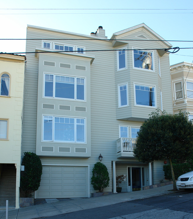 745 Chestnut St in San Francisco, CA - Foto de edificio - Building Photo