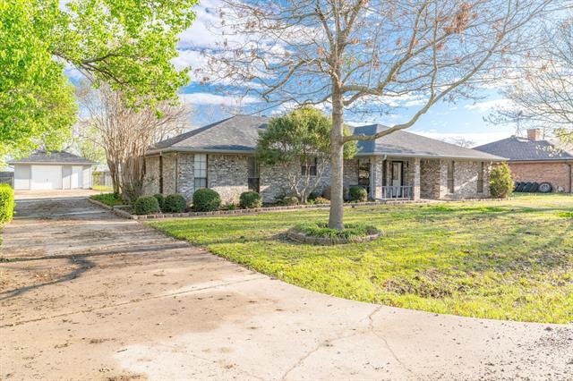 300 Short St in Leonard, TX - Foto de edificio - Building Photo