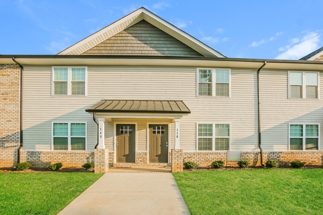 130 Rowan St in Granite Quarry, NC - Building Photo