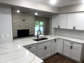 29621 Fernhill Dr in Farmington Hills, MI - Building Photo - Building Photo