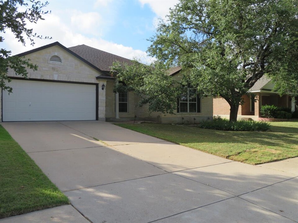 10809 Quarry Oaks Trail in Austin, TX - Building Photo